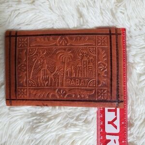 Vtg Elegant Brown and Tan Wallet for Everyday Use